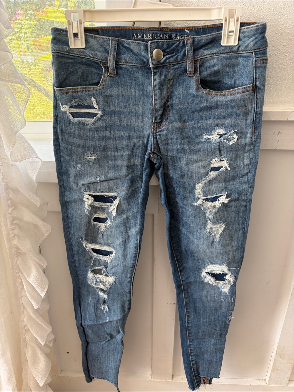 American Eagle Outfitters Distressed Dark Blue Skinny Jeans